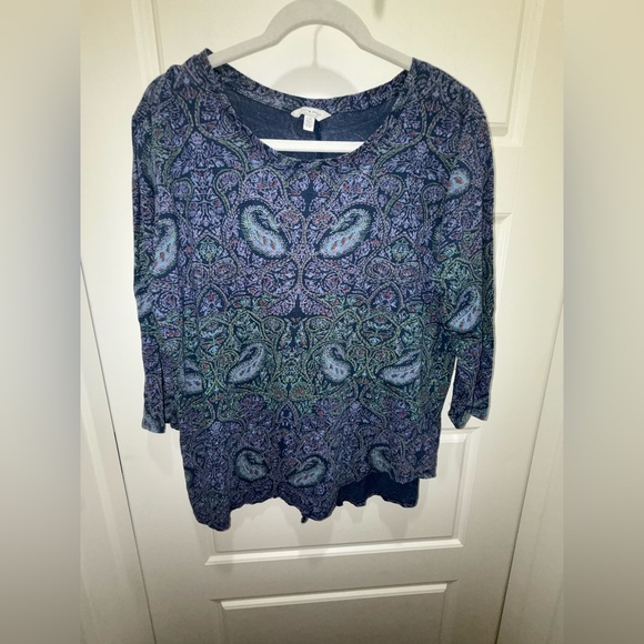 Lucky Brand. Long Sleeve Lightweight, Split-Back Top. Purple/Blue Paisley. Large - Picture 1 of 5